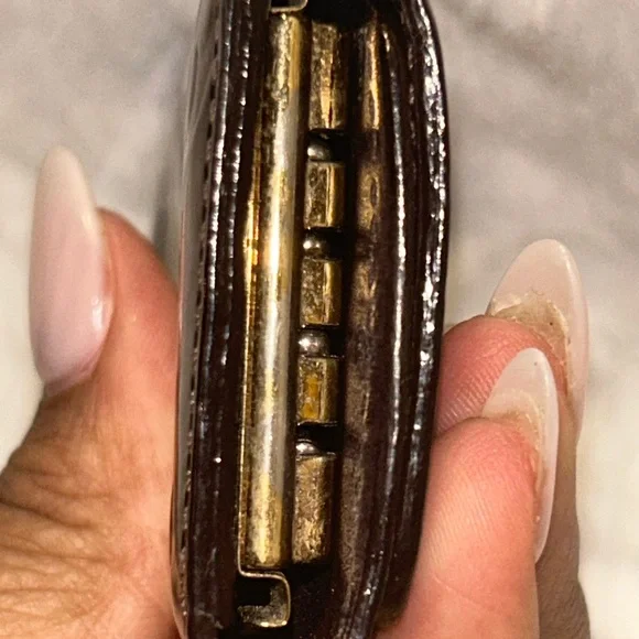 Louis Vuitton Amarante Vernis 4 Ring‎ Key Holder - Picture 13 of 14